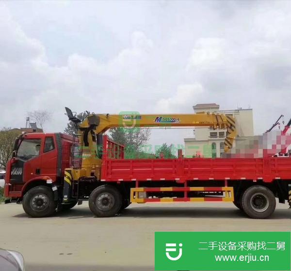 湖北出售二手解放小三軸隨車吊