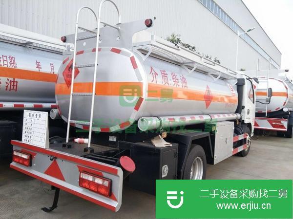 江蘇出售二手東風多利卡5噸油罐車