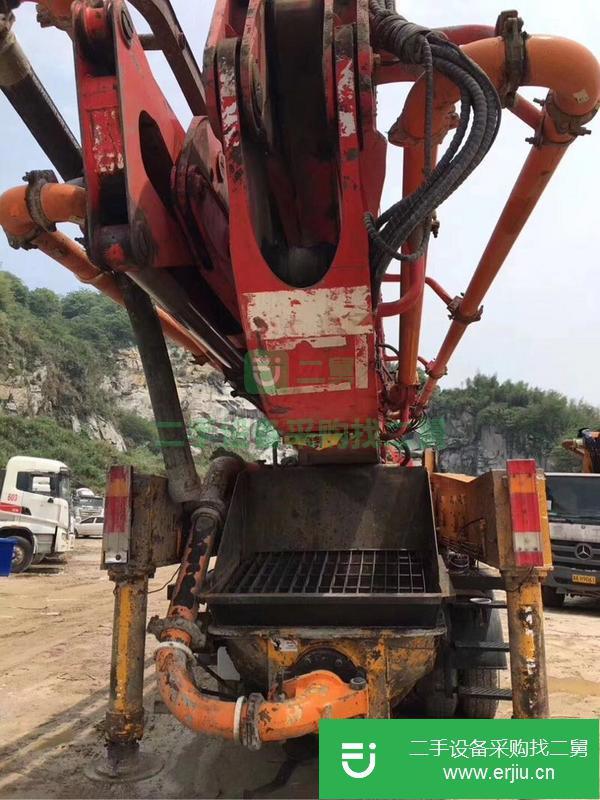 湖南出售二手叉腿56米泵車 車況精品