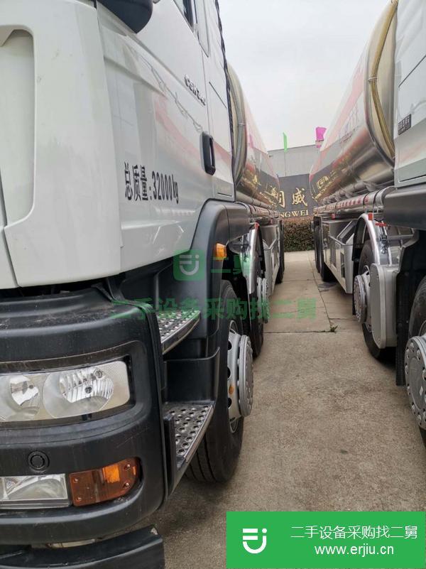 吉林出售二手重汽汕德卡油罐車