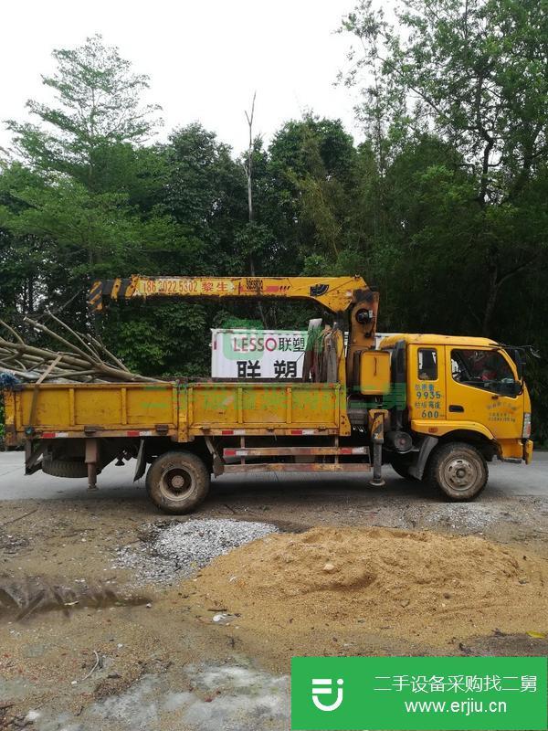 廣東出售二手吊車，5噸吊臂四條腿支撐