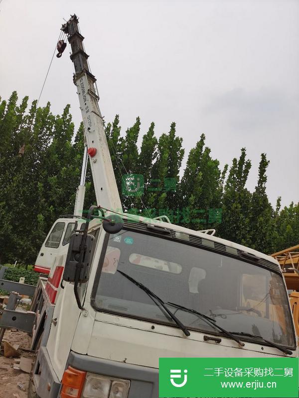 安徽出售二手中聯(lián)25噸吊車