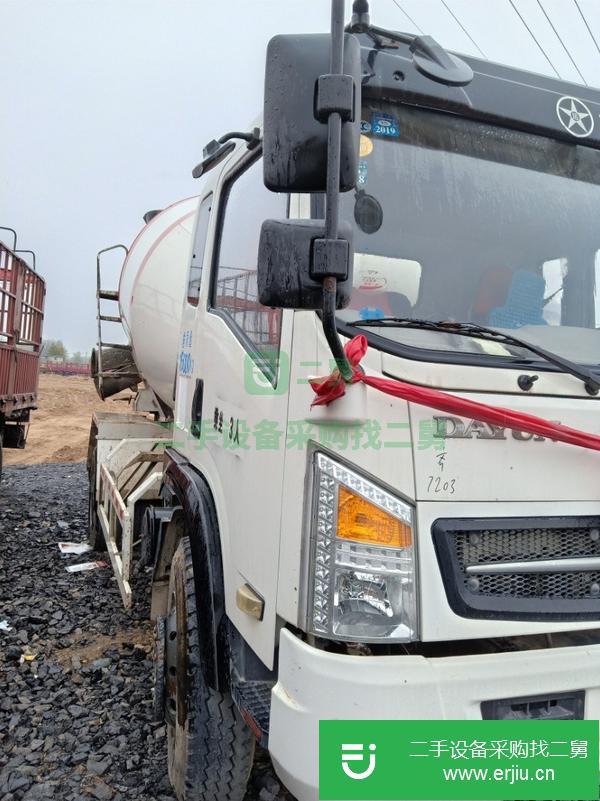 重慶出售二手豪沃10方攪拌罐車(chē)