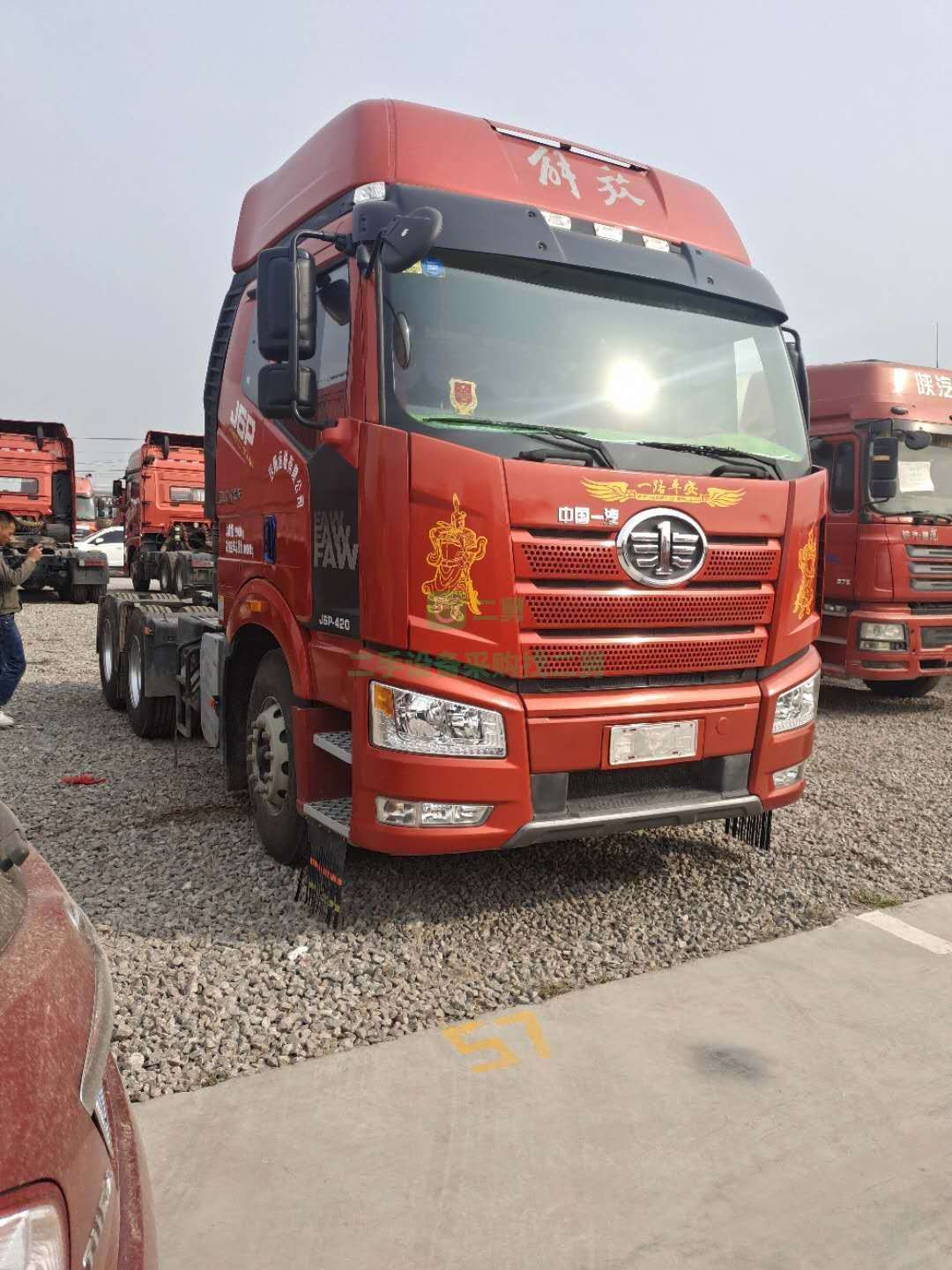 出售17年5月份解放J6P牽引車，500馬力，國(guó)五排放，雙驅(qū)輕體