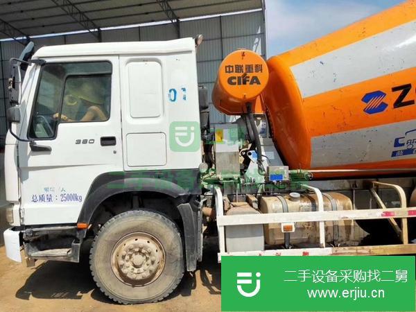 重慶出售二手大十二方豪沃?jǐn)嚢柢嚕新?lián)上裝380馬力