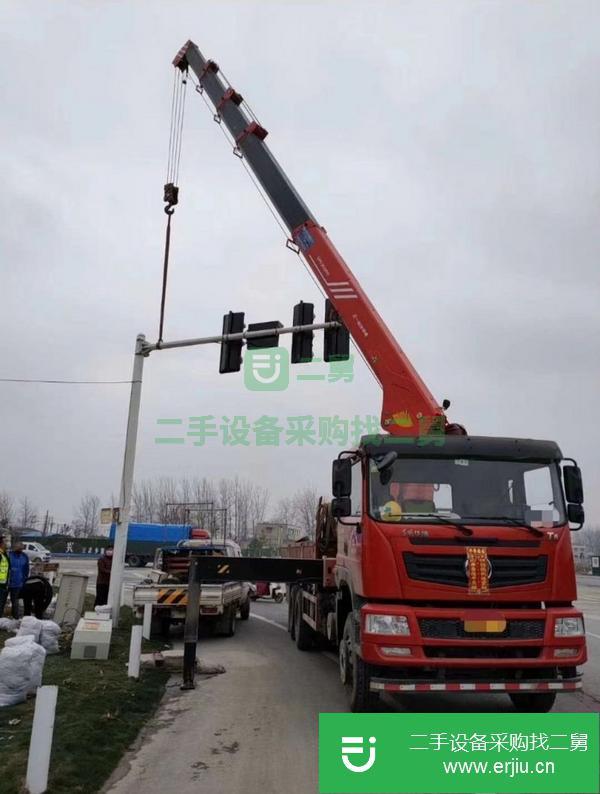 四川出售二手東風(fēng)特商后八輪隨車吊