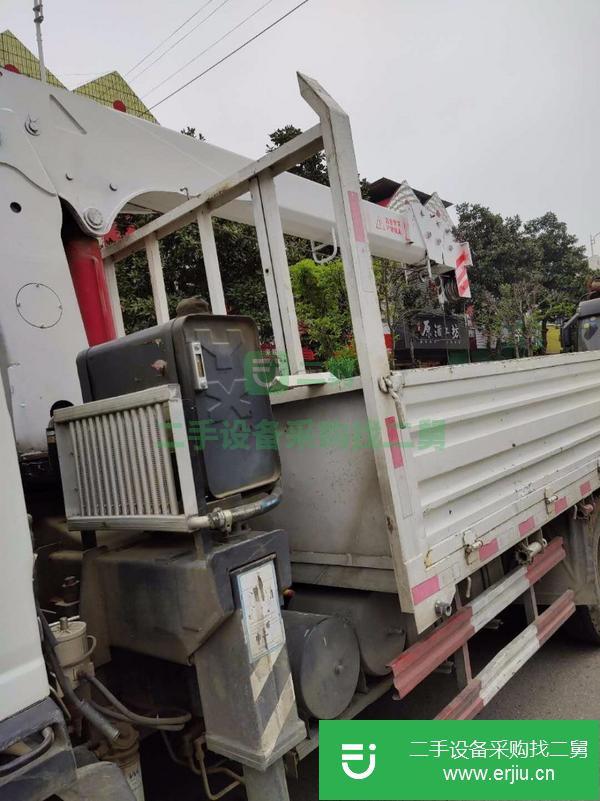 湖北出售二手大運藍牌五噸隨車吊