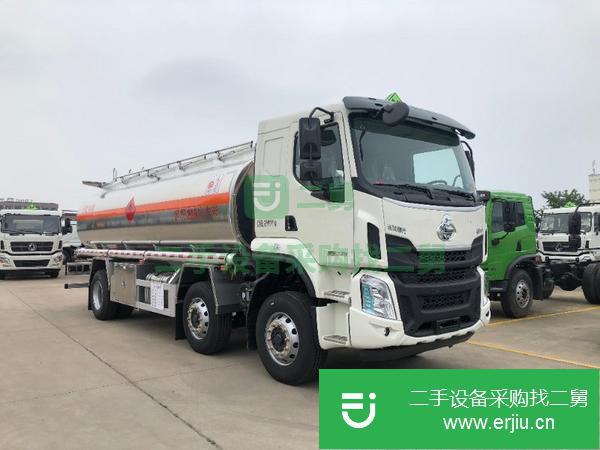 廣西出售二手柳汽小三軸鋁合金油罐車