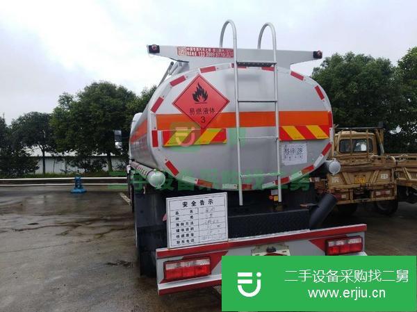 四川出售二手東風福瑞卡8噸油罐車