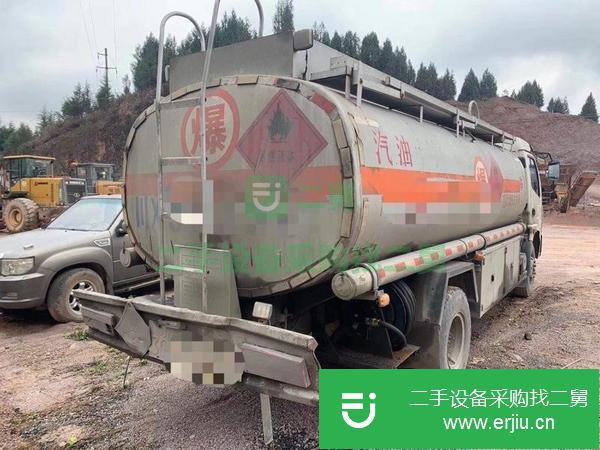江西出售二手東風多利卡10.5方加油車