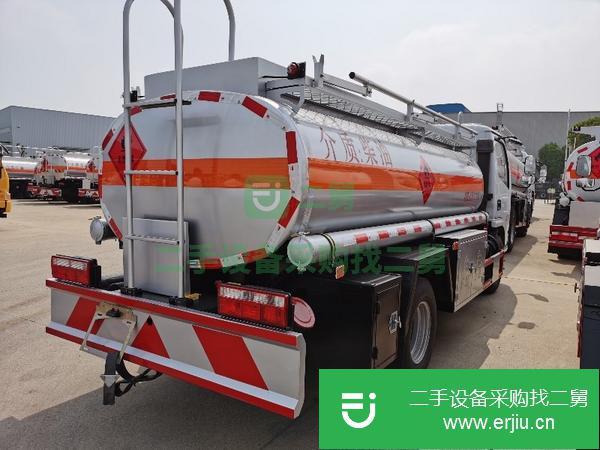 湖北出售二手東風多利卡4.35方油罐車