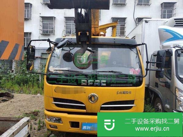 吉林出售二手藍(lán)牌東風(fēng)5噸隨車吊