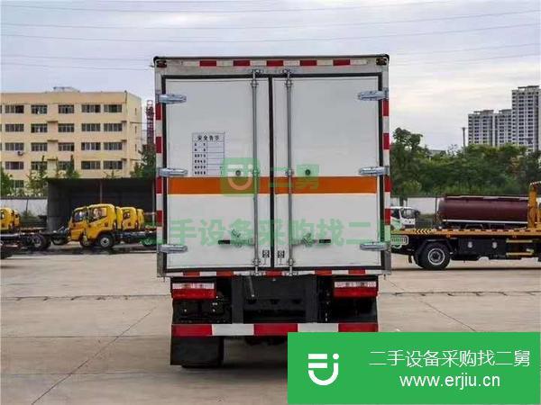 安徽出售二手東風(fēng)多利卡易燃?xì)怏w廂式運(yùn)輸車