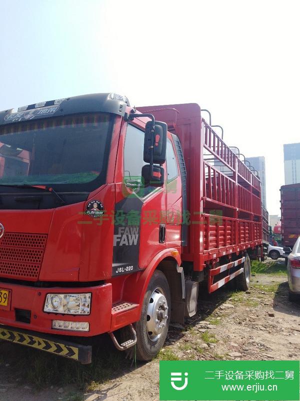 江西出售二手一汽解放6.8米高欄貨車