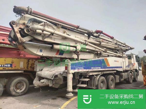 河北出售二手中聯(lián)泵車，奔馳56米底盤