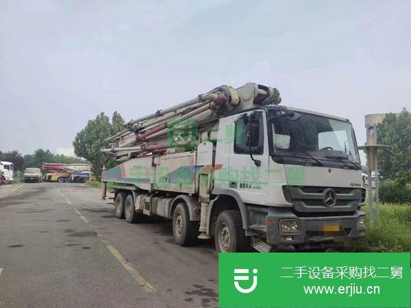河北出售二手中聯(lián)泵車，奔馳56米底盤