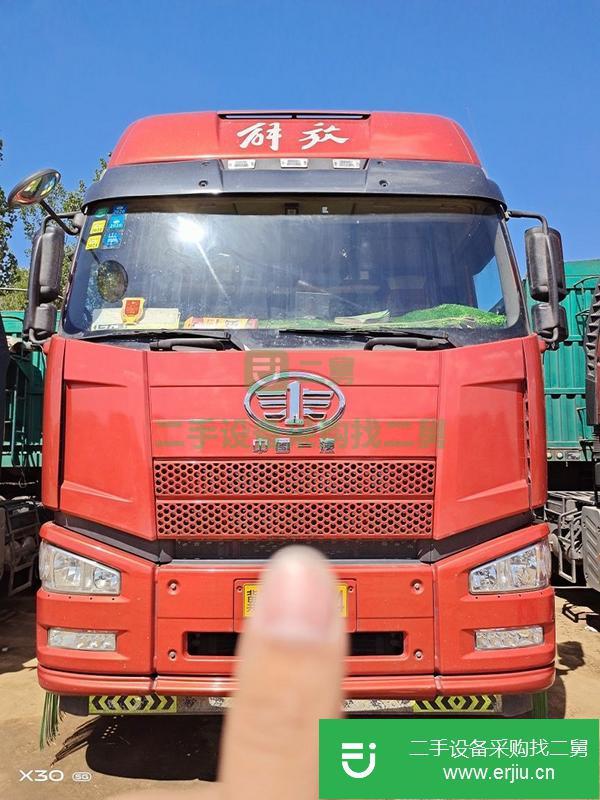 河北出售二手解放牽引車，車況精品，長途配貨車