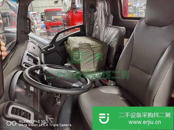 吉林出售二手重汽藍(lán)牌挖機(jī)平板運(yùn)輸車