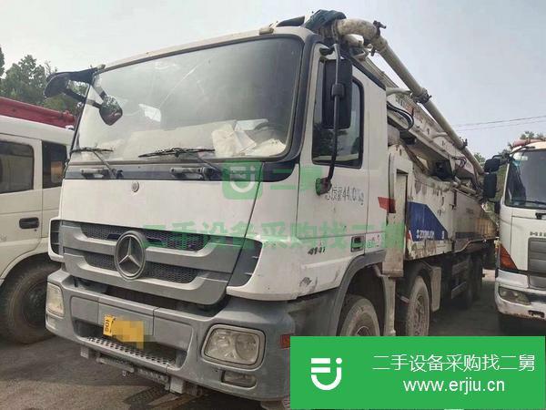 河北出售二手中聯(lián)泵車，奔馳56米底盤