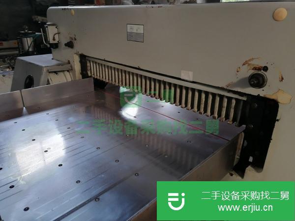山東出售二手雙軌液壓原裝程控切紙機