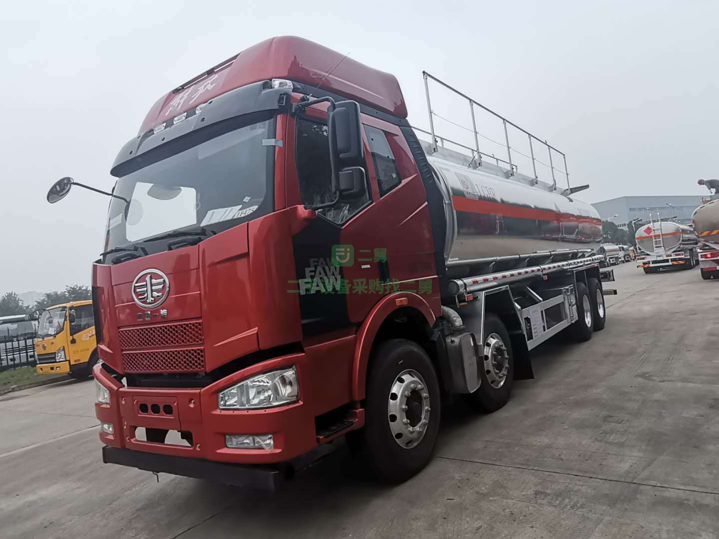 湖北出售二手的解放前四后八鋁合金油罐車