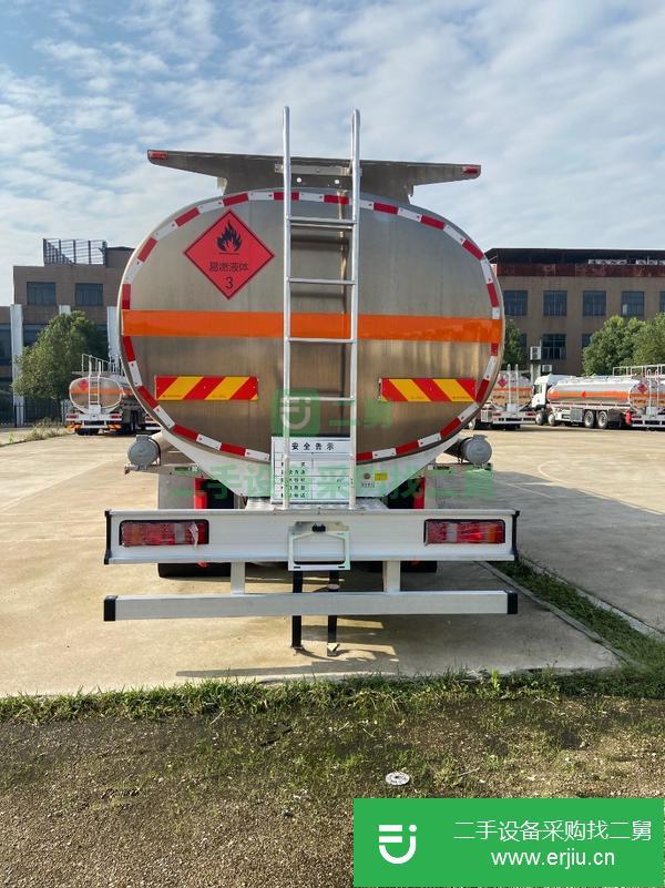 陜西出售二手前四后八21噸汕德卡油罐車,可分期!