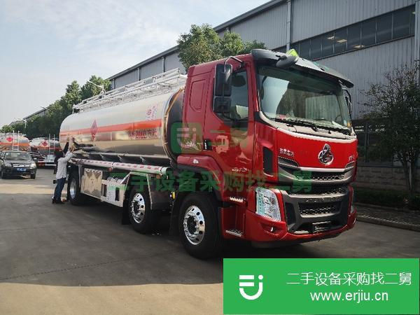 浙江出售二手東風(fēng)小三軸24.4方油罐車