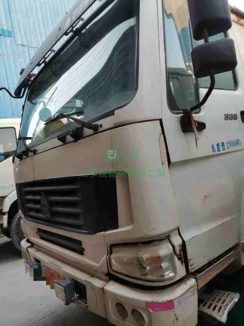 出售2013年6月份，豪沃大14拉16攪拌車，中集上裝