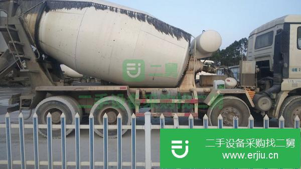 湖北出售2018年5月輕量化德龍攪拌車，無事故
