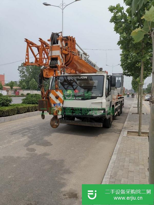 青海出售二手中聯25噸吊車