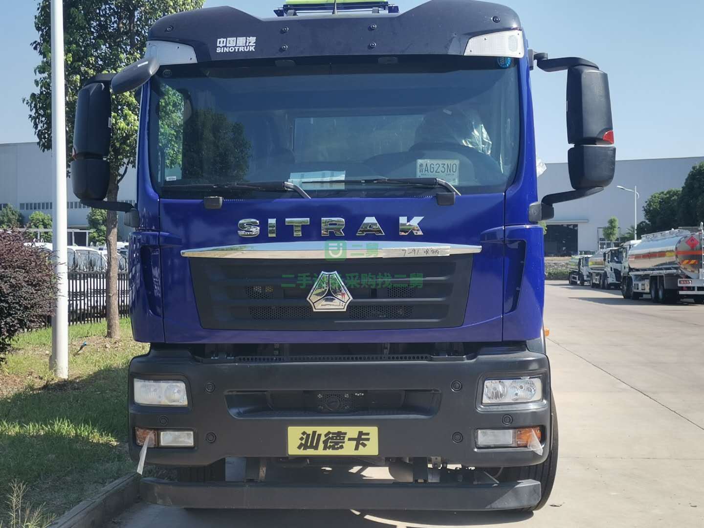 湖北出售汕德卡前四后八鋁合金油罐車