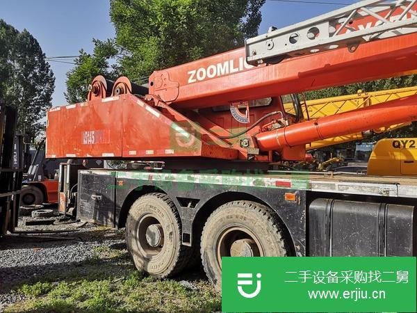 河北出售二手中聯重科25噸汽車吊