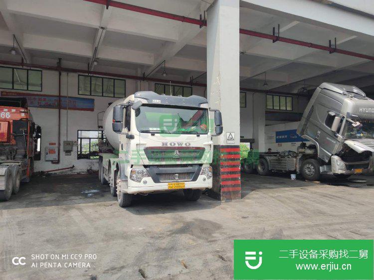 重慶出售二手重汽豪沃410馬力攪拌車