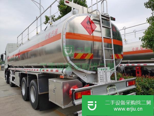 湖北出售二手同威前四后八350馬力,30方鋁合金油罐車
