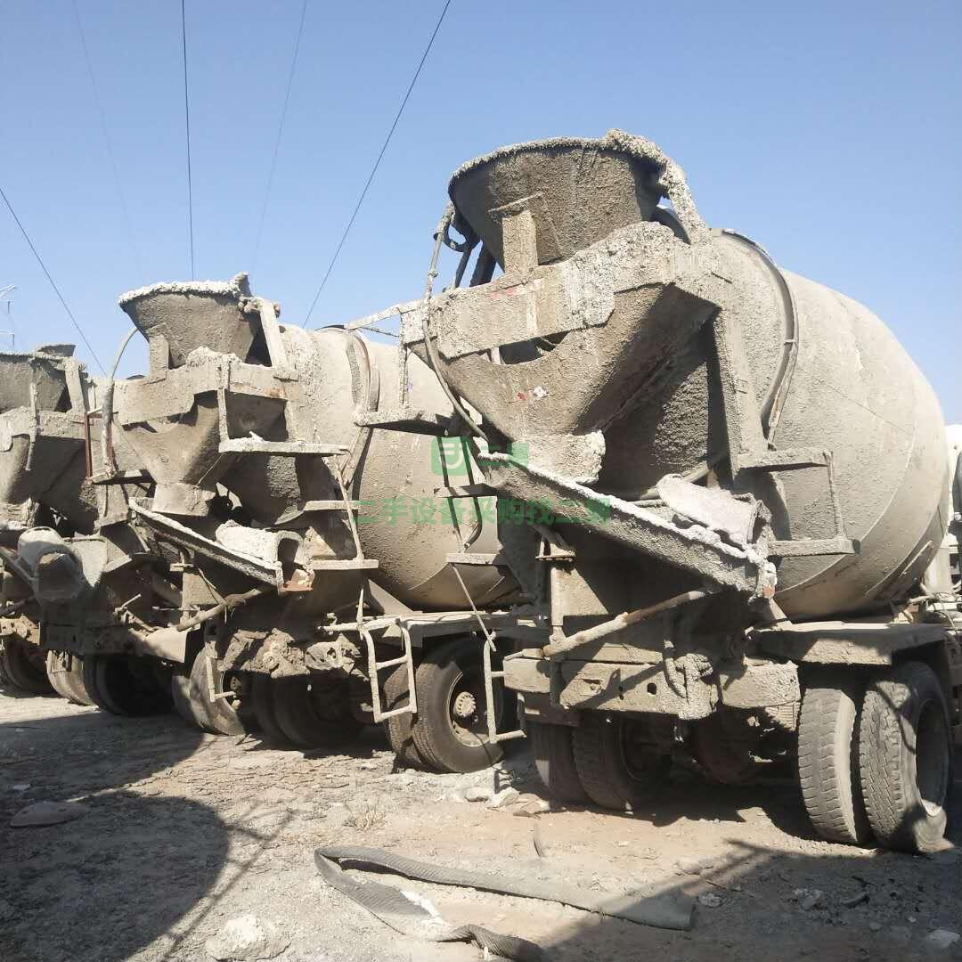 出售二手豪沃4方混凝土攪拌車，包過戶提檔