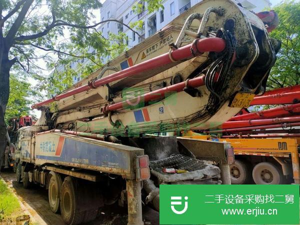 江蘇出售中聯52米泵車，五十鈴底盤