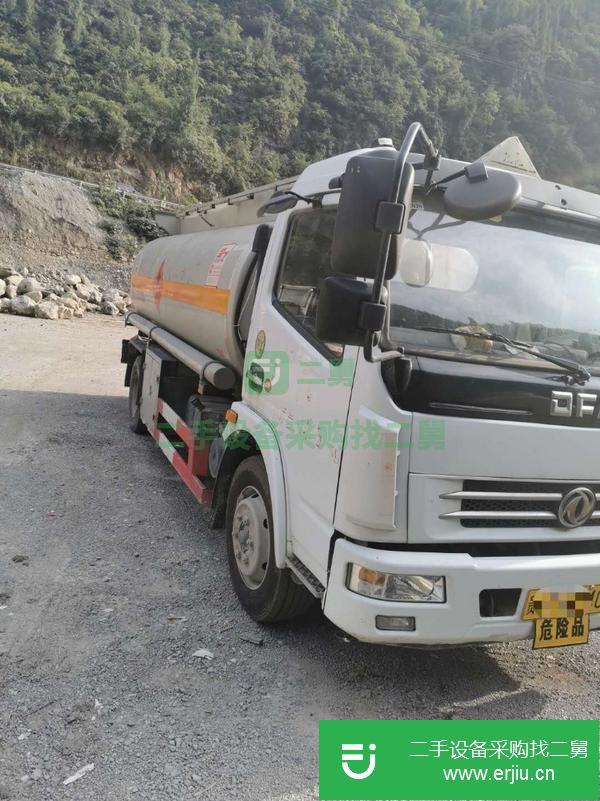 貴州出售8噸油罐車，可全國異地年審