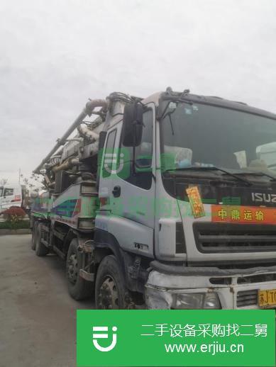 江蘇出售二手中聯(lián)泵車(chē)，五十鈴底盤(pán)