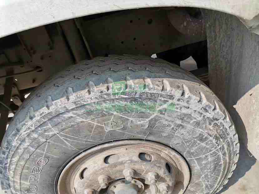 出售2015年1月份，時代6方小罐攪拌車