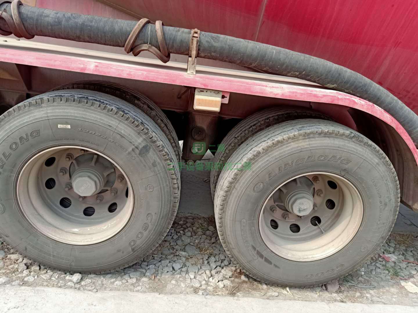 出售二手19年的38方輕型散裝水泥罐車