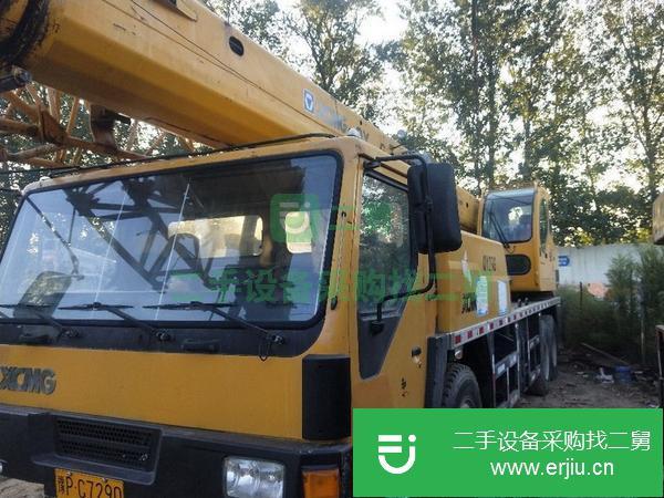 河南低價出售一臺徐工吊車