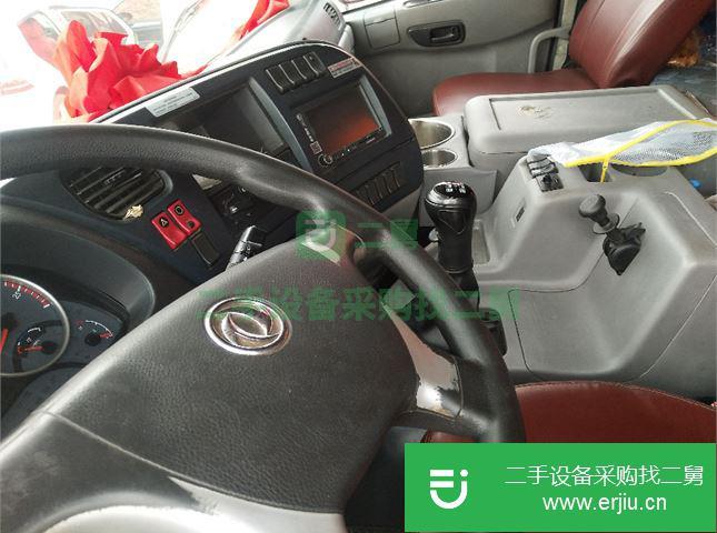 江西出售二手東風天龍箱式貨車