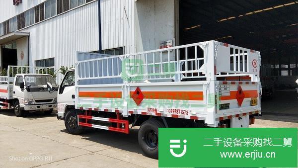 內蒙古出售二手江鈴順達4.2米二類危險品倉欄氣瓶運輸車