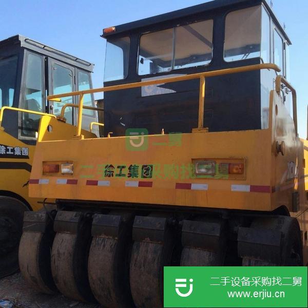 上海出售二手30噸膠輪震動壓路機