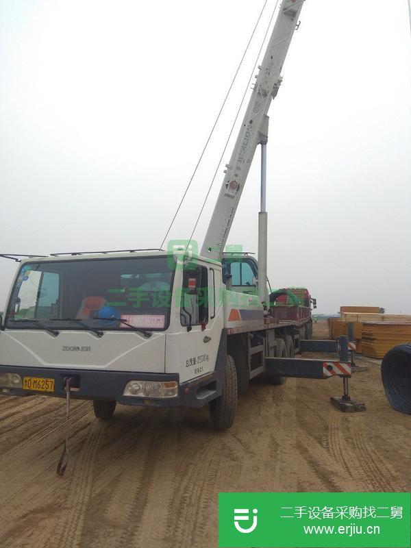 河南出售二手中聯(lián)藍(lán)色關(guān)愛16V吊車