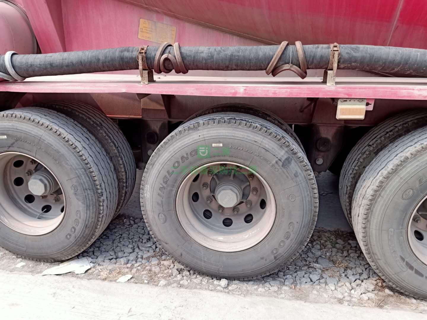 出售二手19年的38方輕型散裝水泥罐車