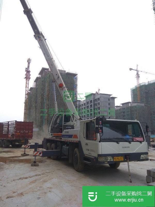 河南出售二手中聯(lián)藍(lán)色關(guān)愛16V吊車
