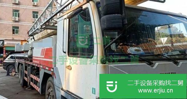 廣東出售中聯(lián)吊車25噸四節(jié)臂