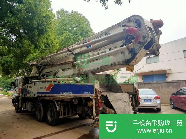 江蘇出售二手中聯(lián)牌五十鈴底盤3橋6臂x腿泵車