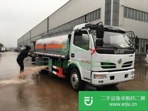 河南出售東風油罐車，8噸玉柴150馬力
